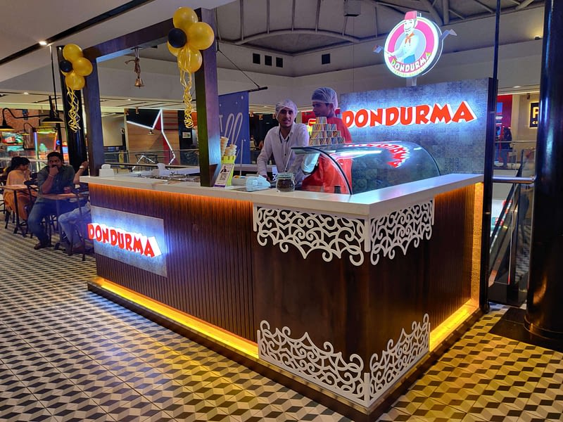 Dondurma Turkish Ice Cream Kiosk - View 05